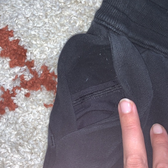 Lululemon- Scuba MidRise Oversized Jogger- Black- Size 10- 29” Inseam - Picture 14 of 16